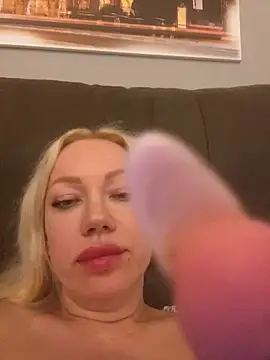 Snapshot of SofiaJoy chatting on 29, 9, 2025 SofiaJoy online show from 29, 9, 2025