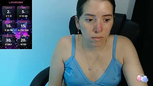 Snapshot of spicey_latina chatting on 25, 9, 2025 spicey latina online show from 25, 9, 2025