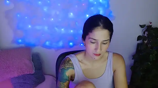 IsabellaVegaa online show from 13, 12, 2024
