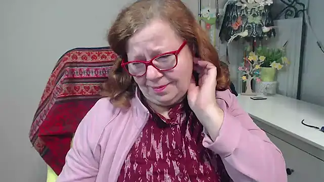 Adelewildx online show from 5, 11, 2025