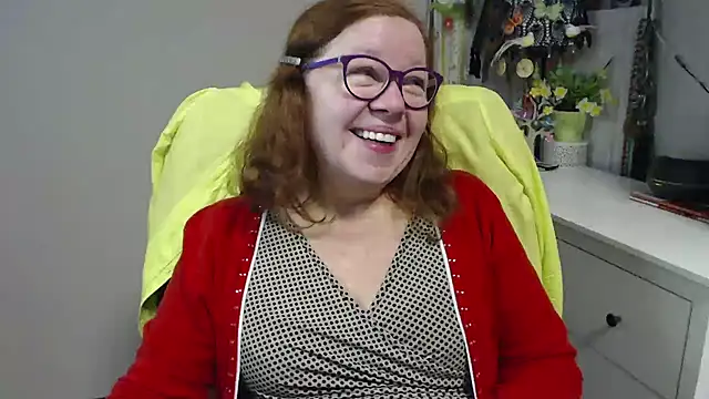 Adelewildx online show from 4, 12, 2025