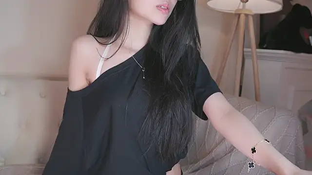 Snapshot of IsMiMi chatting on 24, 10, 2025 IsMiMi online show from 24, 10, 2025