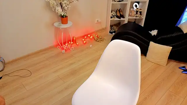 Snapshot of CaringSophie chatting on 6, 3, 2026 CaringSophie online show from 6, 3, 2026