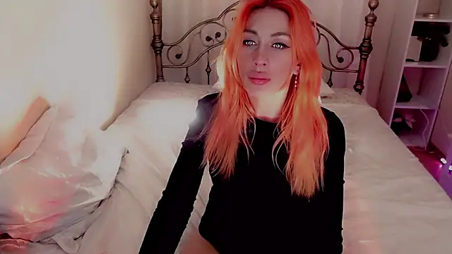 Snapshot of AnnieGOld_ chatting on 6, 12, 2024 AnnieGOld online show from 6, 12, 2024