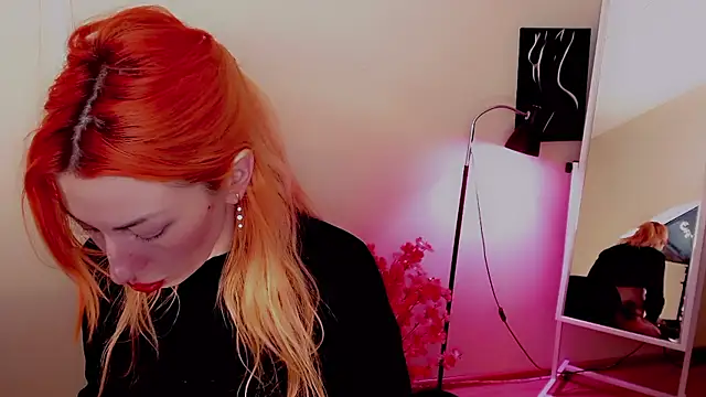 Snapshot of AnnieGOld_ chatting on 7, 12, 2024 AnnieGOld online show from 7, 12, 2024