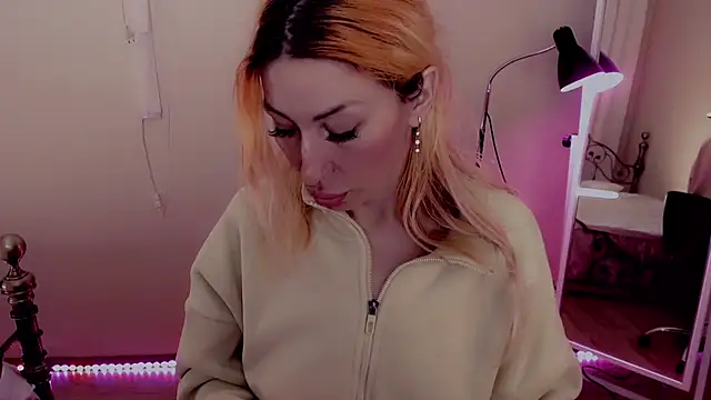 Snapshot of AnnieGOld_ chatting on 27, 2, 2025 AnnieGOld online show from 27, 2, 2025