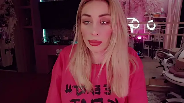 Snapshot of AnnieGOld_ chatting on 13, 10, 2025 AnnieGOld online show from 13, 10, 2025