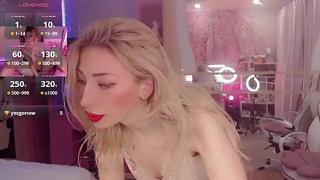 AnnieGOld  online show from 8, 11, 2025