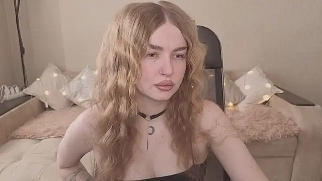 Snapshot of ViolettaLopez chatting on 5, 2, 2026 ViolettaLopez online show from 5, 2, 2026