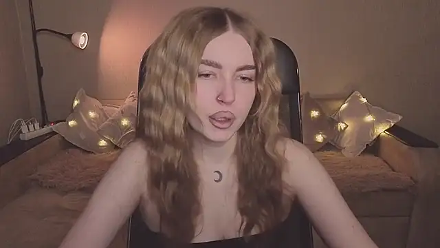 Snapshot of ViolettaLopez chatting on 18, 2, 2026 ViolettaLopez online show from 18, 2, 2026