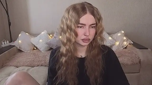 Snapshot of ViolettaLopez chatting on 12, 3, 2026 ViolettaLopez online show from 12, 3, 2026