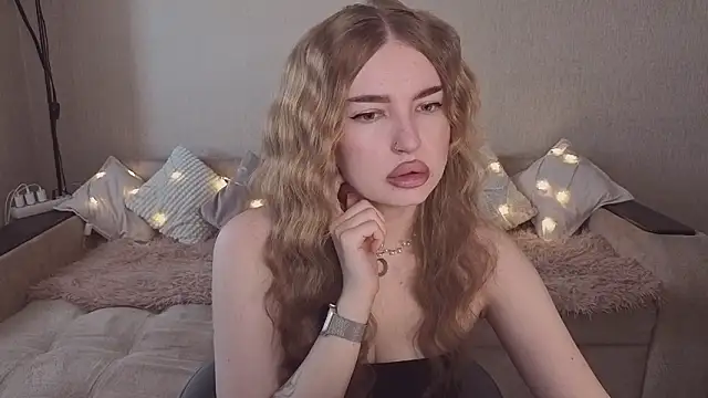 Snapshot of ViolettaLopez chatting on 23, 3, 2026 ViolettaLopez online show from 23, 3, 2026