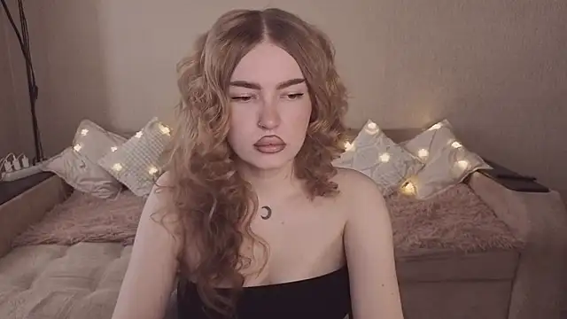 Snapshot of ViolettaLopez chatting on 31, 3, 2026 ViolettaLopez online show from 31, 3, 2026