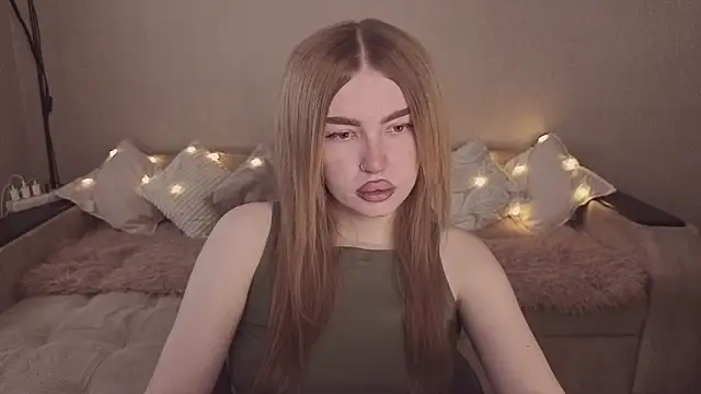 Snapshot of ViolettaLopez chatting on 2, 4, 2026 ViolettaLopez online show from 2, 4, 2026