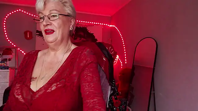 Snapshot of LaylaMilf chatting on 21, 12, 2025 LaylaMilf online show from 21, 12, 2025