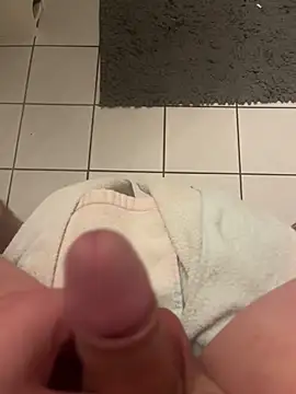 Snapshot of youngcock1984 chatting on 31, 10, 2025 youngcock1984 online show from 31, 10, 2025