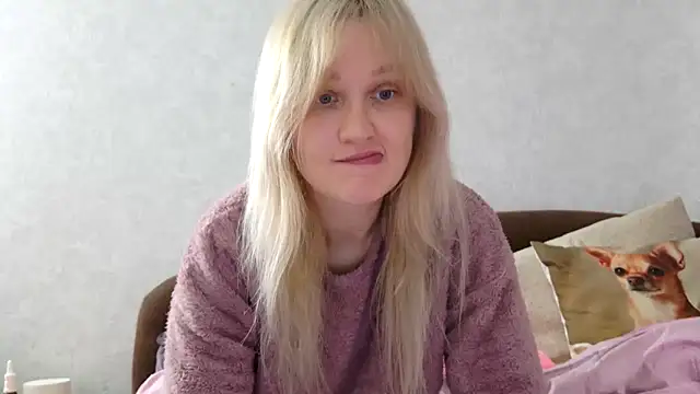 Snapshot of ModelEva chatting on 11, 10, 2025 ModelEva online show from 11, 10, 2025