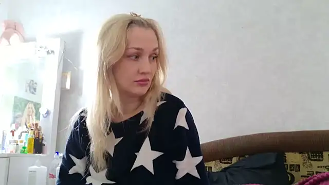 Snapshot of ModelEva chatting on 18, 10, 2025 ModelEva online show from 18, 10, 2025