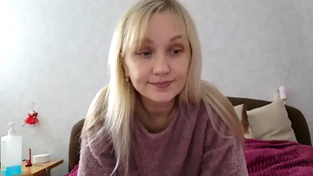 Snapshot of ModelEva chatting on 21, 10, 2025 ModelEva online show from 21, 10, 2025