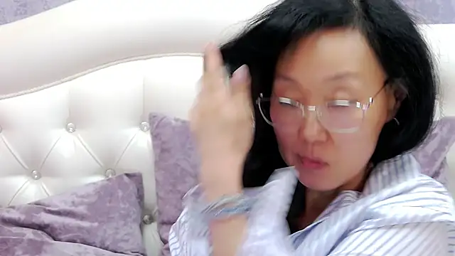 Asian legs online show from 19, 5, 2026