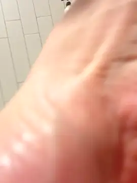 Snapshot of alextang2005 chatting on 7, 1, 2026 alextang2005 online show from 7, 1, 2026