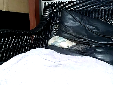 HungHawaiian808xh online show from 3, 3, 2025