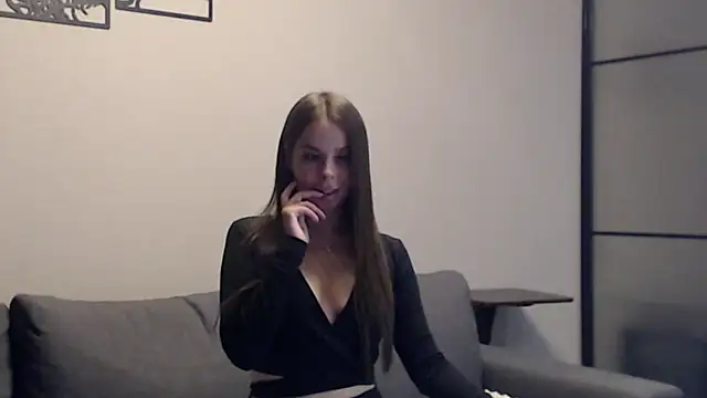 Melanie Scott Richerds online show from 25, 9, 2025