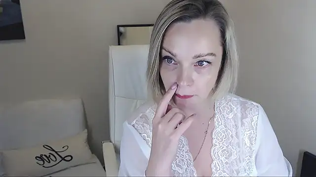 Snapshot of Tilly_Eliot chatting on 23, 12, 2024 Tilly Eliot online show from 23, 12, 2024