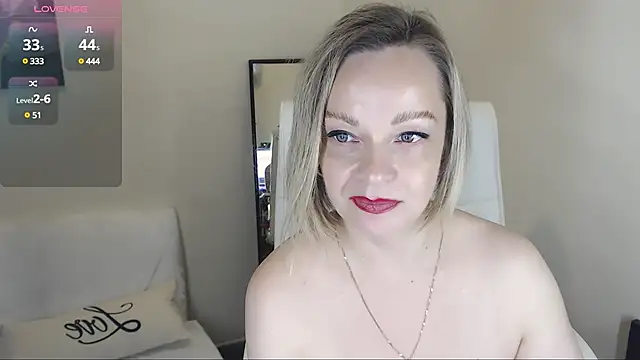 Snapshot of Tilly_Eliot chatting on 30, 12, 2024 Tilly Eliot online show from 30, 12, 2024