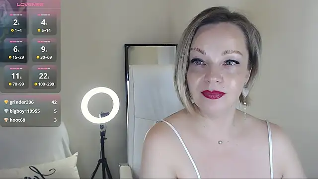 Snapshot of Tilly_Eliot chatting on 4, 3, 2025 Tilly Eliot online show from 4, 3, 2025