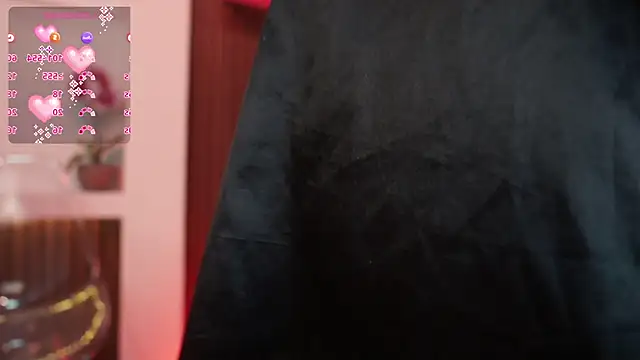 Snapshot of MaddyWattson chatting on 31, 10, 2025 MaddyWattson online show from 31, 10, 2025