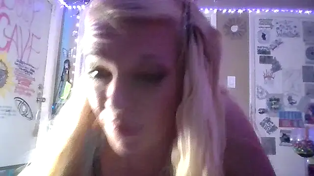 Snapshot of marilyn420 chatting on 3, 5, 2026 marilyn420 online show from 3, 5, 2026