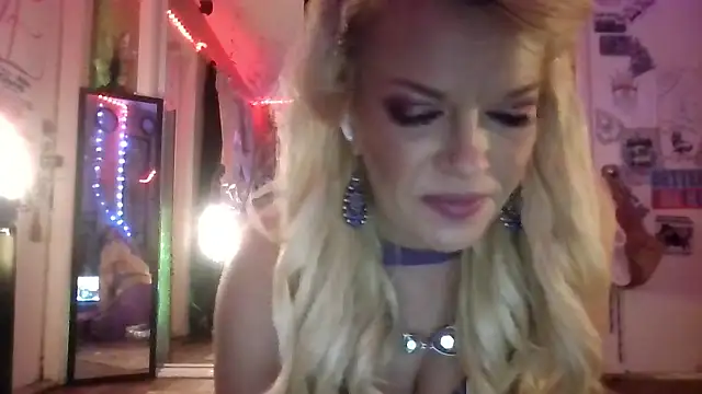 Snapshot of marilyn420 chatting on 23, 5, 2026 marilyn420 online show from 23, 5, 2026