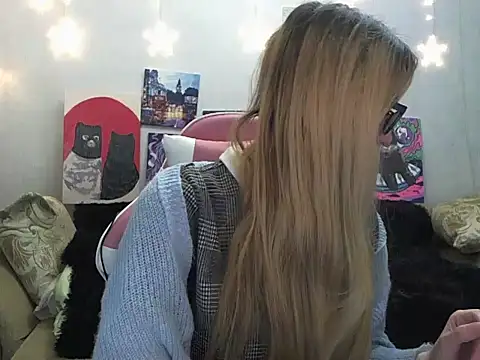 SecretSophia online show from 4, 10, 2025