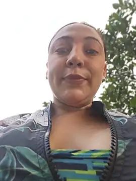 Snapshot of VickyHoult chatting on 4, 4, 2026 VickyHoult online show from 4, 4, 2026