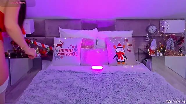 Snapshot of MiaMuse chatting on 14, 12, 2025 MiaMuse online show from 14, 12, 2025