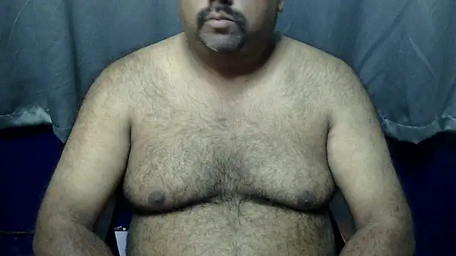 Snapshot of hairysubcub_70 chatting on 26, 10, 2025 hairysubcub 70 online show from 26, 10, 2025