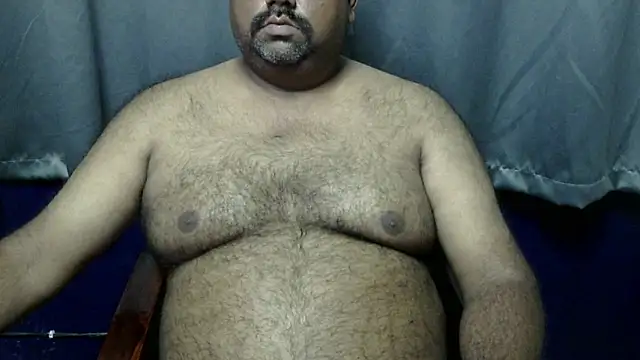 Snapshot of hairysubcub_70 chatting on 28, 10, 2025 hairysubcub 70 online show from 28, 10, 2025