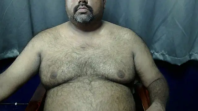 Snapshot of hairysubcub_70 chatting on 1, 11, 2025 hairysubcub 70 online show from 1, 11, 2025