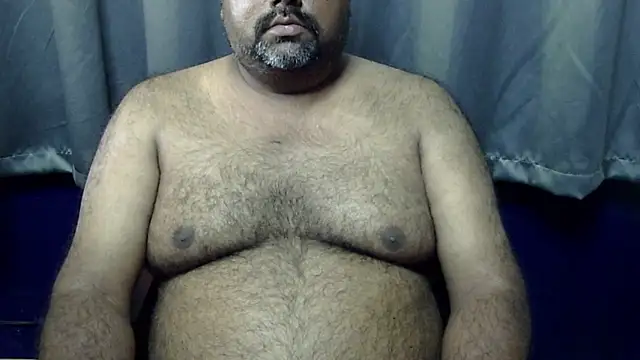 Snapshot of hairysubcub_70 chatting on 4, 11, 2025 hairysubcub 70 online show from 4, 11, 2025