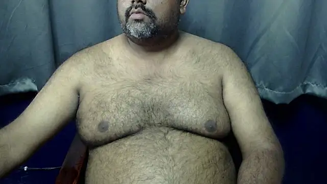 Snapshot of hairysubcub_70 chatting on 6, 11, 2025 hairysubcub 70 online show from 6, 11, 2025