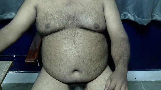Snapshot of hairysubcub_70 chatting on 23, 11, 2025 hairysubcub 70 online show from 23, 11, 2025
