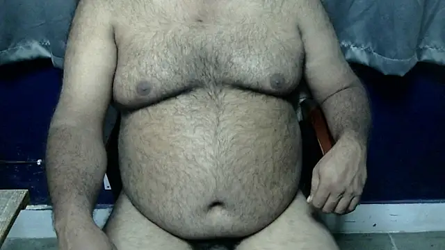Snapshot of hairysubcub_70 chatting on 24, 11, 2025 hairysubcub 70 online show from 24, 11, 2025