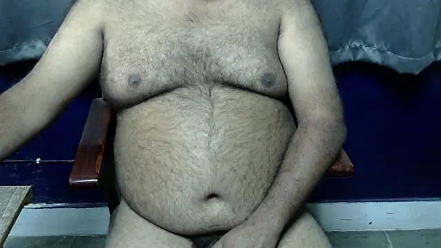 Snapshot of hairysubcub_70 chatting on 28, 11, 2025 hairysubcub 70 online show from 28, 11, 2025