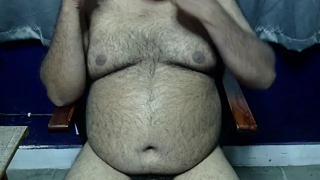 Snapshot of hairysubcub_70 chatting on 1, 12, 2025 hairysubcub 70 online show from 1, 12, 2025