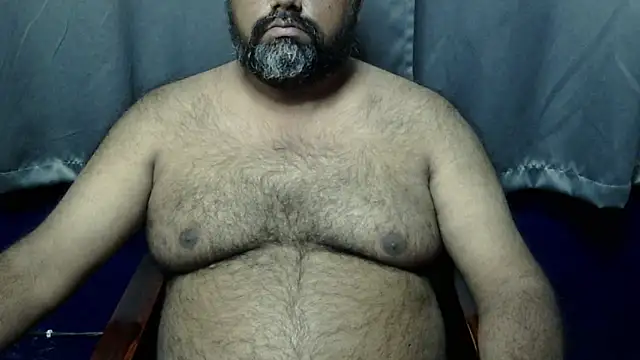 Snapshot of hairysubcub_70 chatting on 2, 12, 2025 hairysubcub 70 online show from 2, 12, 2025