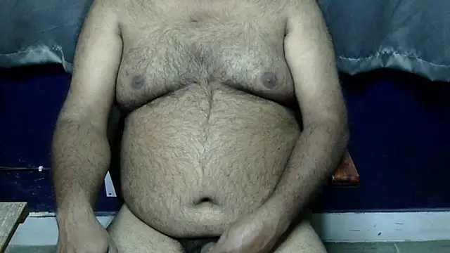 Snapshot of hairysubcub_70 chatting on 3, 12, 2025 hairysubcub 70 online show from 3, 12, 2025