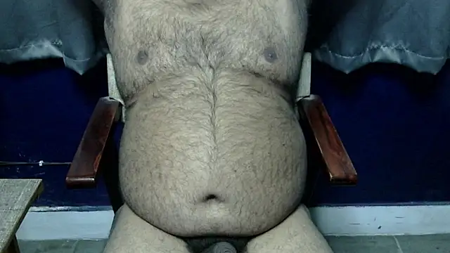 Snapshot of hairysubcub_70 chatting on 17, 12, 2025 hairysubcub 70 online show from 17, 12, 2025