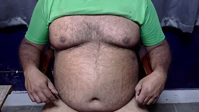 Snapshot of hairysubcub_70 chatting on 3, 3, 2026 hairysubcub 70 online show from 3, 3, 2026