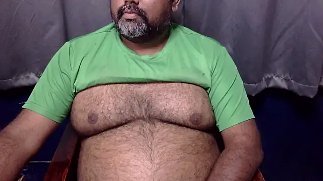 Snapshot of hairysubcub_70 chatting on 4, 3, 2026 hairysubcub 70 online show from 4, 3, 2026